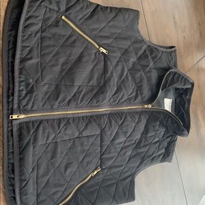 Old Navy Black Vest-Lg